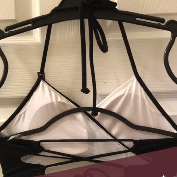 BNWT Victoria’s Secret bikini top - Picture 3 of 4